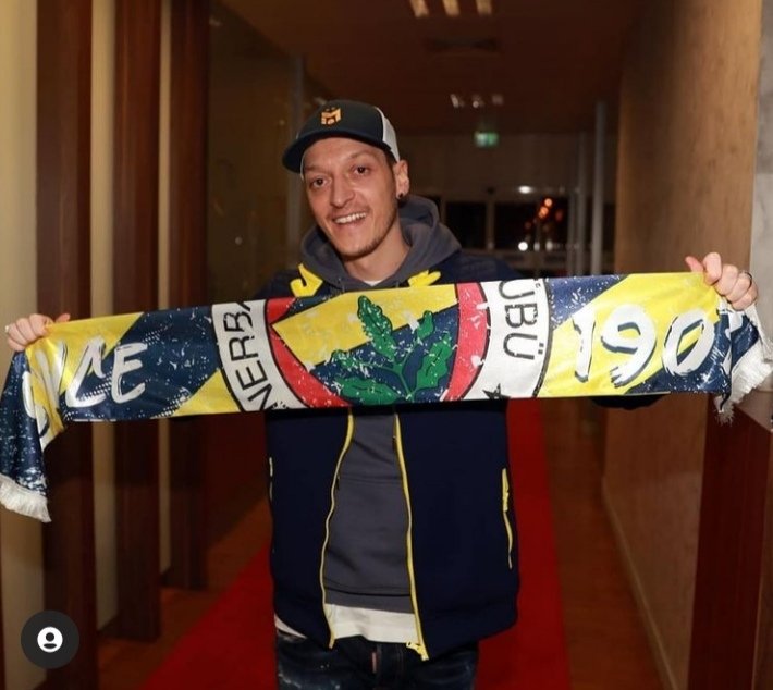 Mesut Ozil a ajuns la Istanbul și semnează azi cu Fenerbahce! Care este salariul fabulos pe care i l-au pregătit bașkanii în Turcia