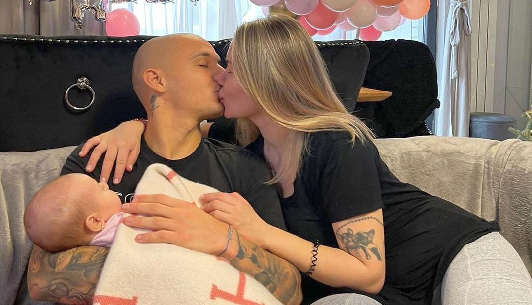 Alex Mitriță, imagini înduioșătoare cu fetița în oraș! Cum a fost surprins fotbalistul | FOTO EXCLUSIV