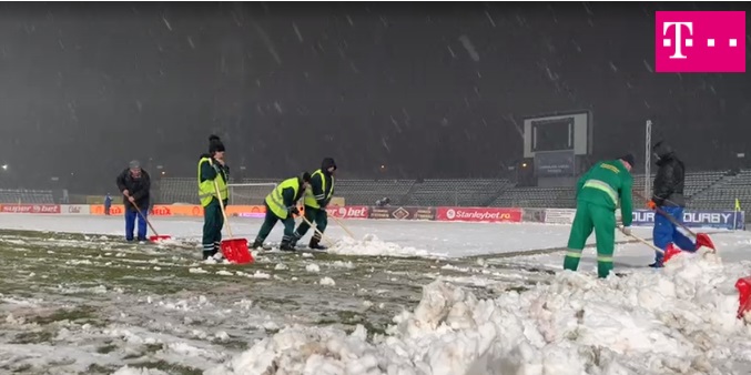 FC Argeș – FCSB, meci pe un teren plin de zăpadă! Toni Petrea a răbufnit: „Nu este ceva normal!”