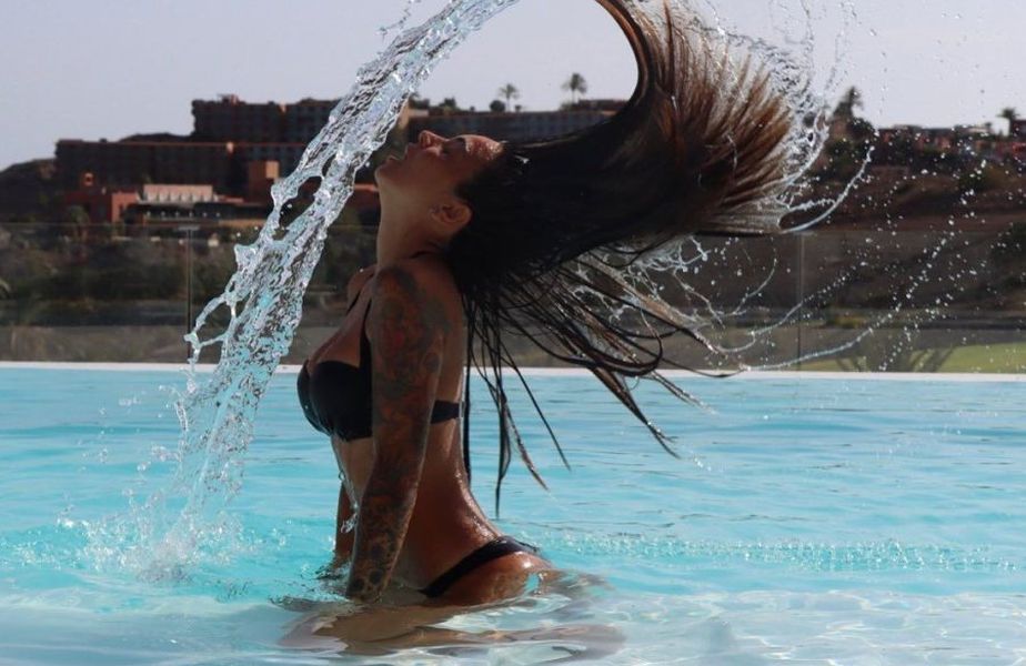 Fabulos! O sexy-influenceriță a dezvăluit cele zece clauze pe care un fotbalist trebuie să le accepte, pentru a se căsători cu ea | GALERIE FOTO