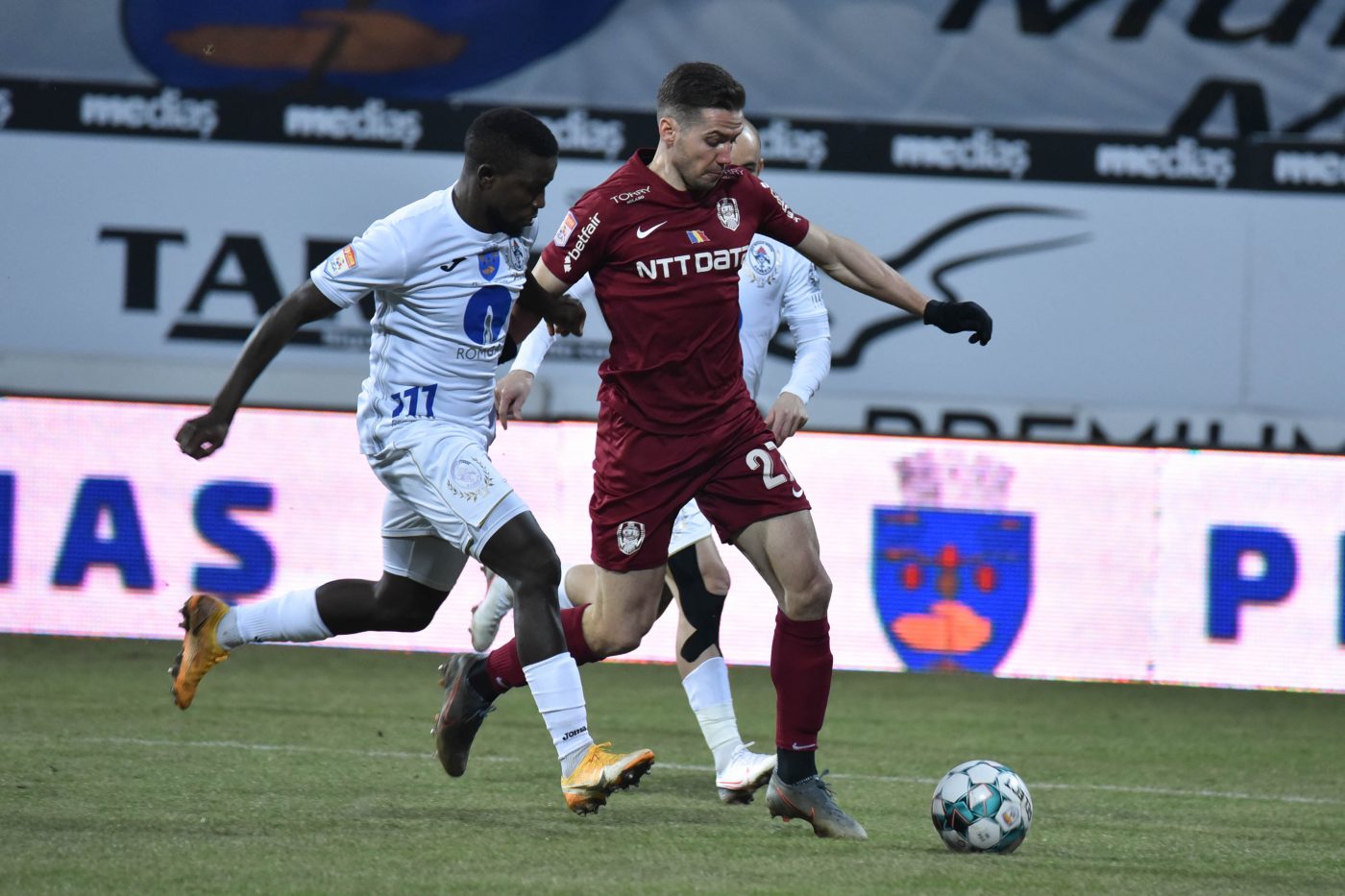 Alexandru Chipciu, extenuat după meciul cu Gaz Metan. „Am dat un gol norocos”. Ce a transmis la pauză Edi Iorrdănescu și ce spune jucătorul despre lupta pentru titlu