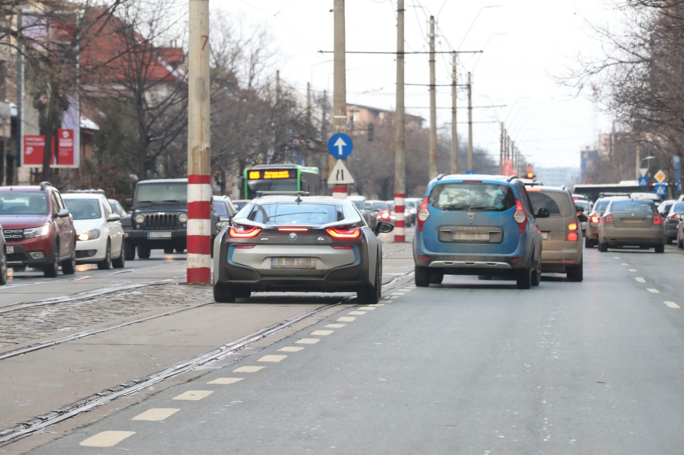 Imagini inedite cu Larisa Iordache în trafic! Ce super-bolid conduce frumoasa sportivă | FOTO EXCLUSIV
