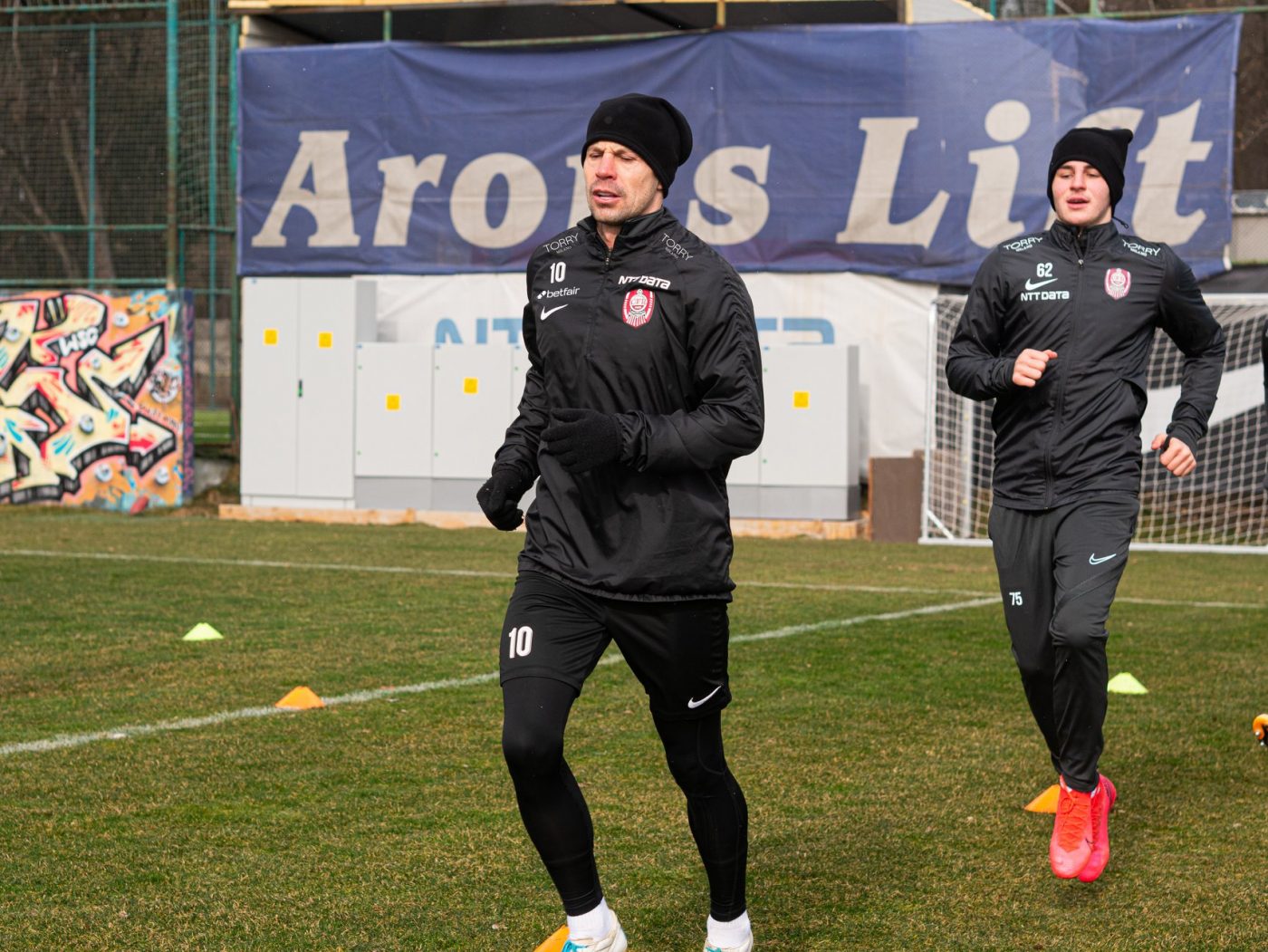 Edi Iordănescu, pregătire spartană la CFR Cluj! Cum arată un antrenament la -11 grade și cum au reacționat jucătorii campioanei | VIDEO & FOTO
