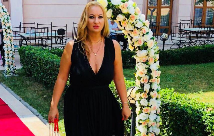 Au divorțat și acum este curtată de o mulțime de bărbați! Dezvăluirile fostei soții a unui tehnician care a antrenat în Liga 1: „Sunt abordată de tineri” | GALERIE FOTO
