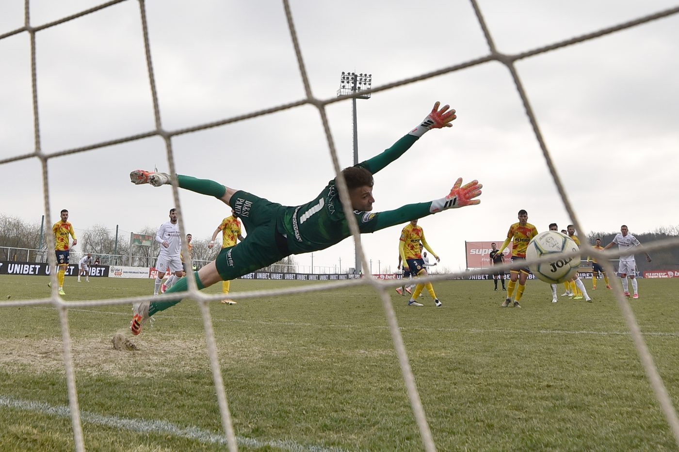 În Liga 2 e război pentru play-off » „Pachetul” etapei are cota 6.05!
