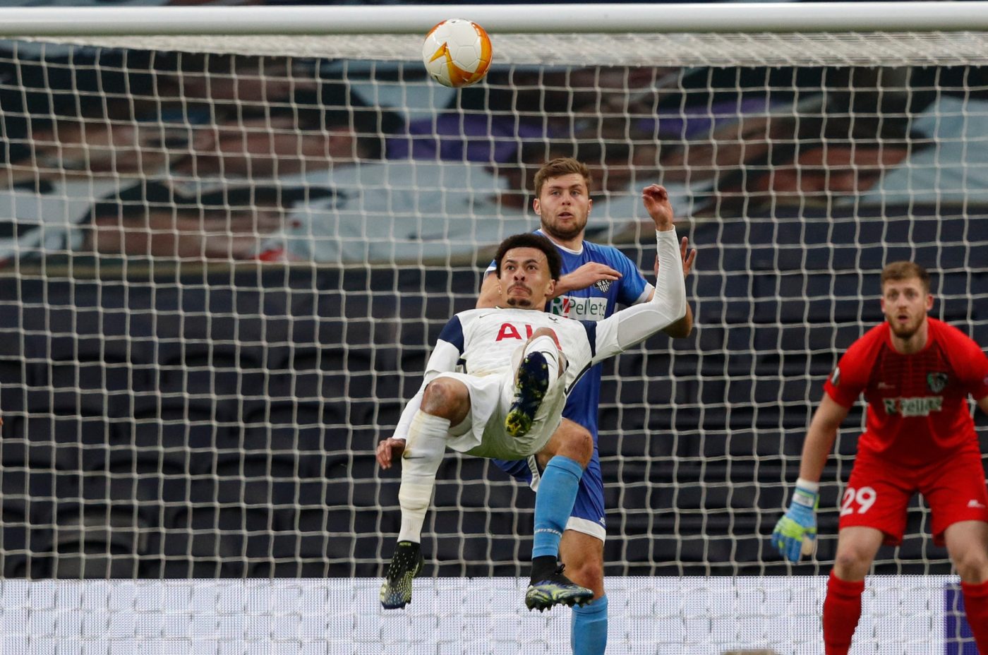 Dele Alli, gol fabulos pentru Tottenham, ca pe Arena Națională! Cum l-a copiat pe Giroud starul lui Mourinho și a uimit pe toată lumea | FOTO & VIDEO