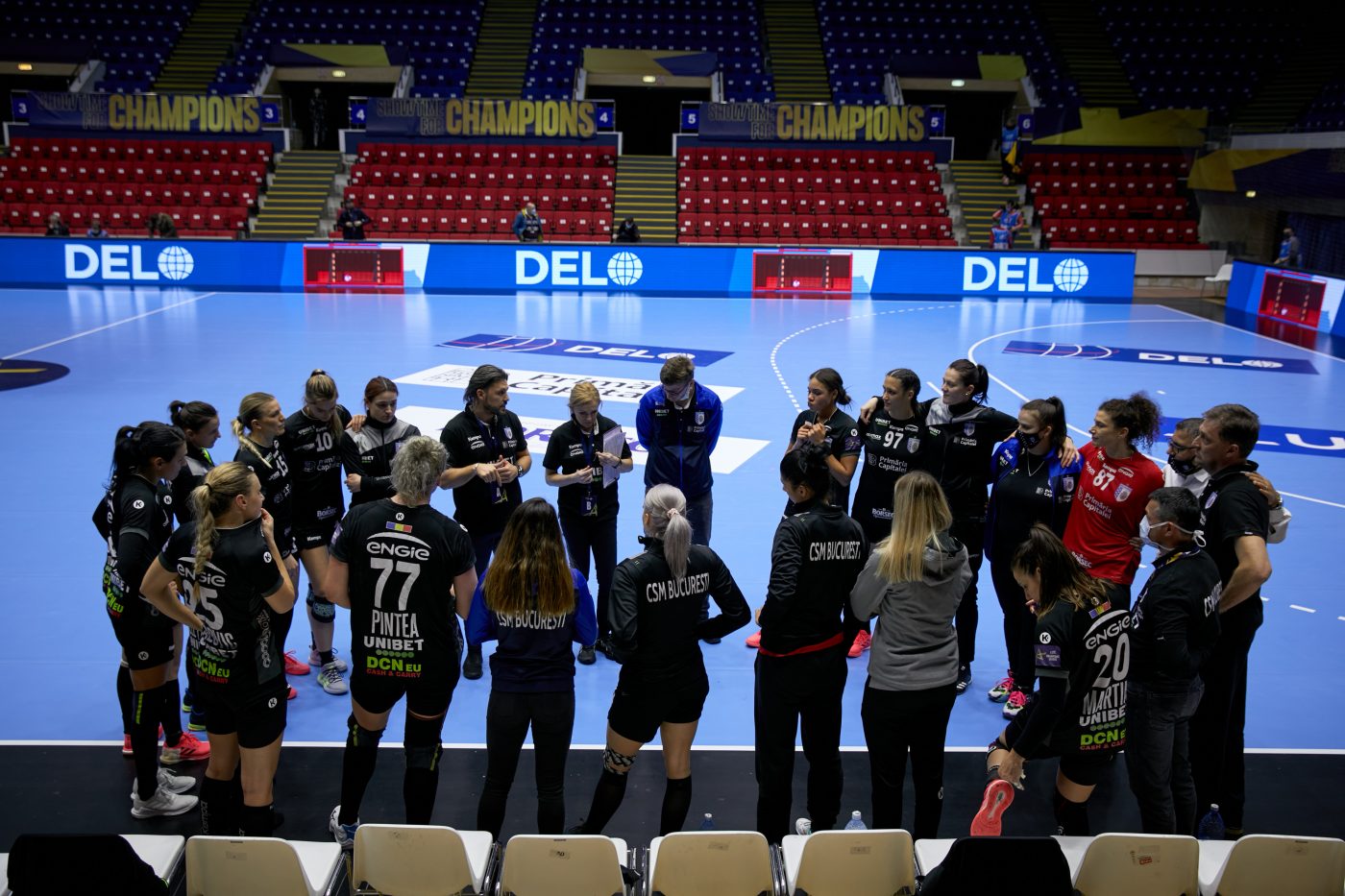 Derby-ul CSM București – SCM Rm. Vâlcea se joacă! Alte două cazuri de coronavirus în tabăra „tigroiacelor” + lotul cu care se prezintă formația bucureșteană