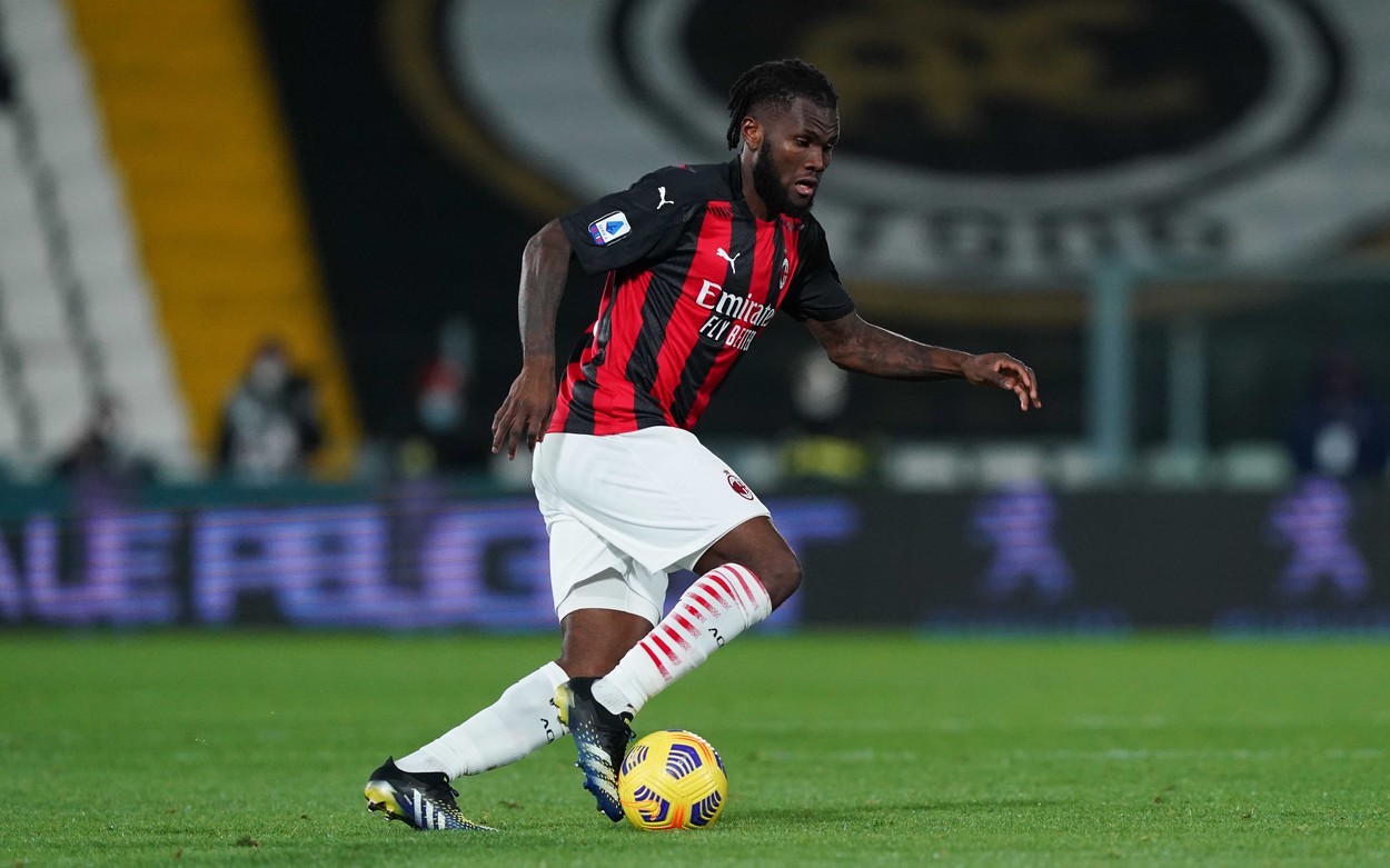 Chelsea îl vrea pe Franck Kessie de la AC Milan și este dispusă să îl cedeze definitiv în tranzacție pe Fikayo Tomori!