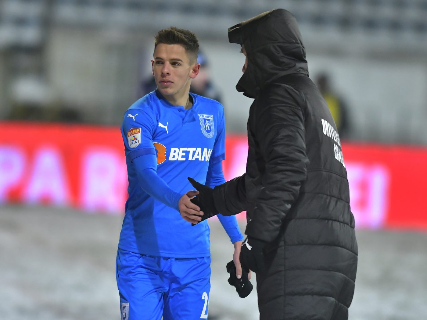 George Cîmpanu, fotbalistul Universității Craiova, a semnat un contract dubios cu un fost jucător de la FCSB. „Nu l-a sfătuit nimeni! Una peste alta, el e sclav acum!!”