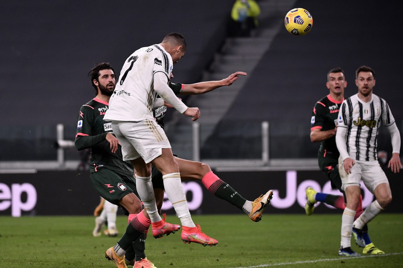 Juventus – Crotone 3-0. Cristiano Ronaldo, pe urmele lui Zlatan Ibrahimovic! Portughezul este noul golgheter din Serie A