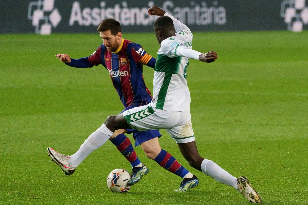Faza zilei în fotbalul european! Cum a încercat un adversar să-l oprească pe Leo Messi din drumul spre gol. Starul catalan, cifre senzaționale în meciurile cu Sevilla | VIDEO & FOTO