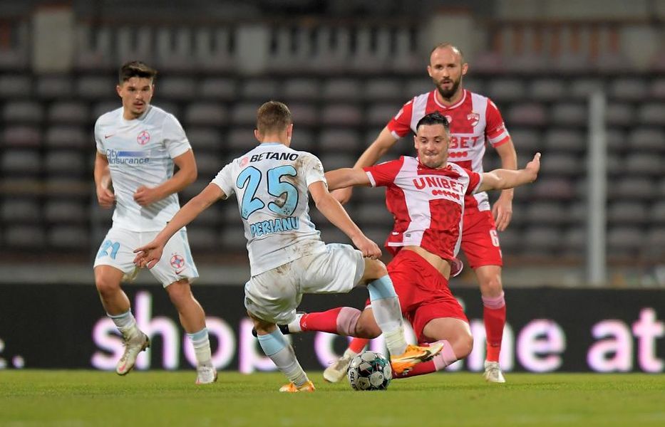 Liga 1 își poate lua gândul de la arbitrajul video. „Sistemul VAR este blocat din cauza neînțelegerilor dintre FRF și LPF!”