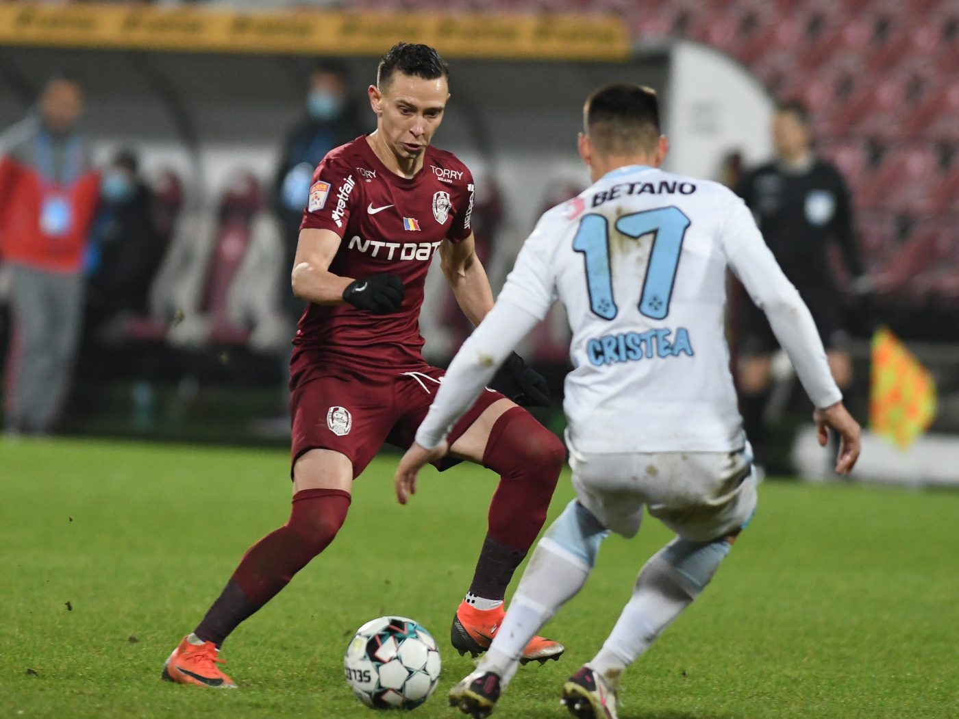 Echipe de milioane, cu idei diferite. „Viitor de aur” versus „trăiește clipa”, la FCSB – CFR. Care e strategia corectă!
