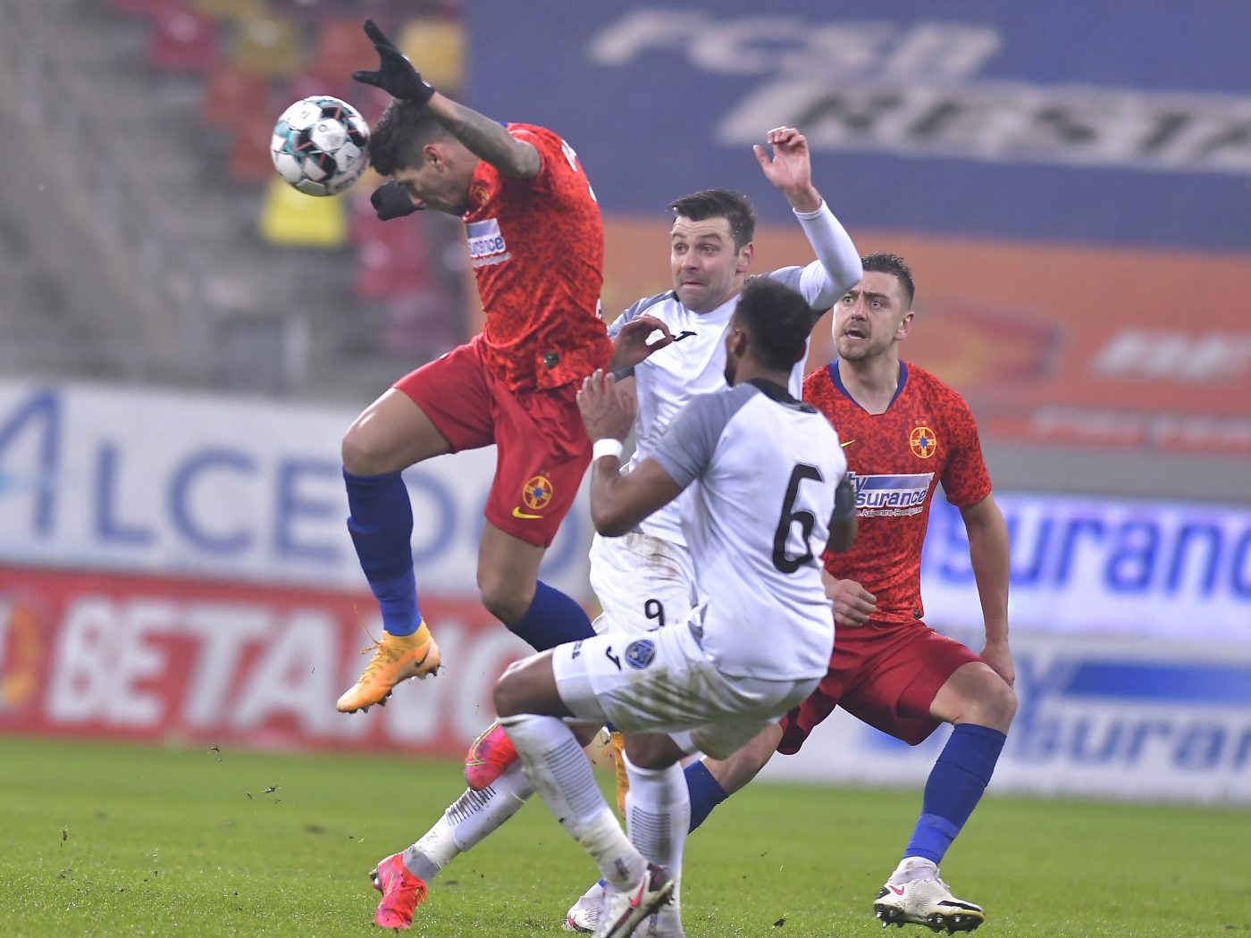 FCSB – Academica 0-1. Echipa lui Toni Petrea, pas greșit în lupta pentru titlu, iar CFR poate urca pe primul loc. Florinel Coman și Denis Haruț au fost sacrificați la pauză