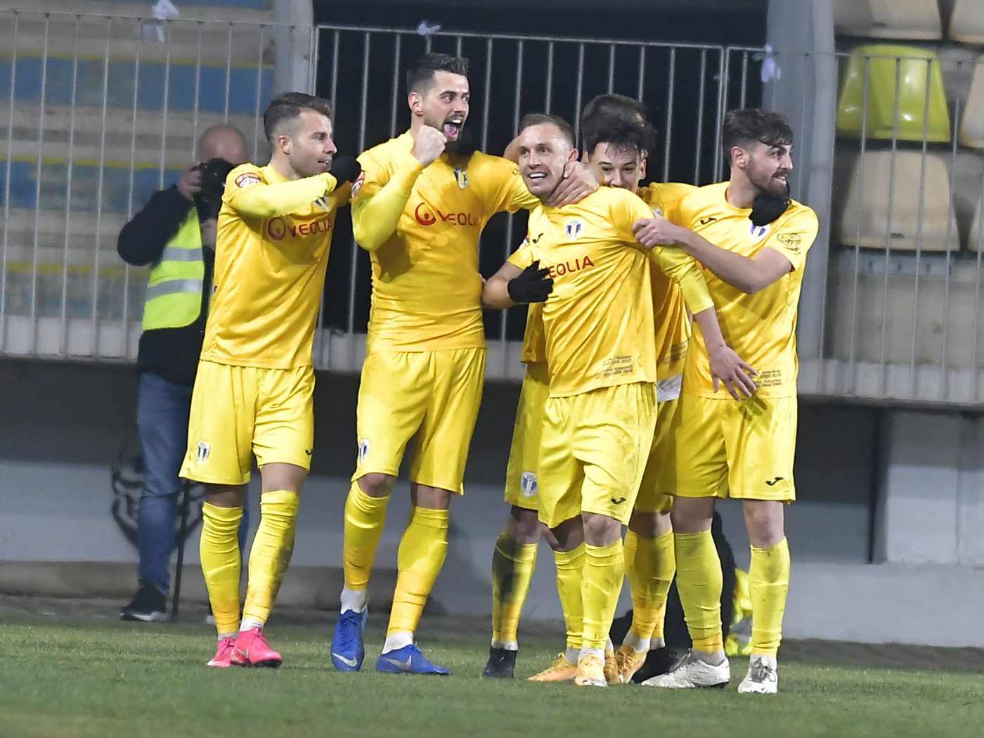 Pe „Ilie Oană” se joacă pentru locul în play-off » Variantele de profit la Petrolul – Metaloglobus sunt AICI!