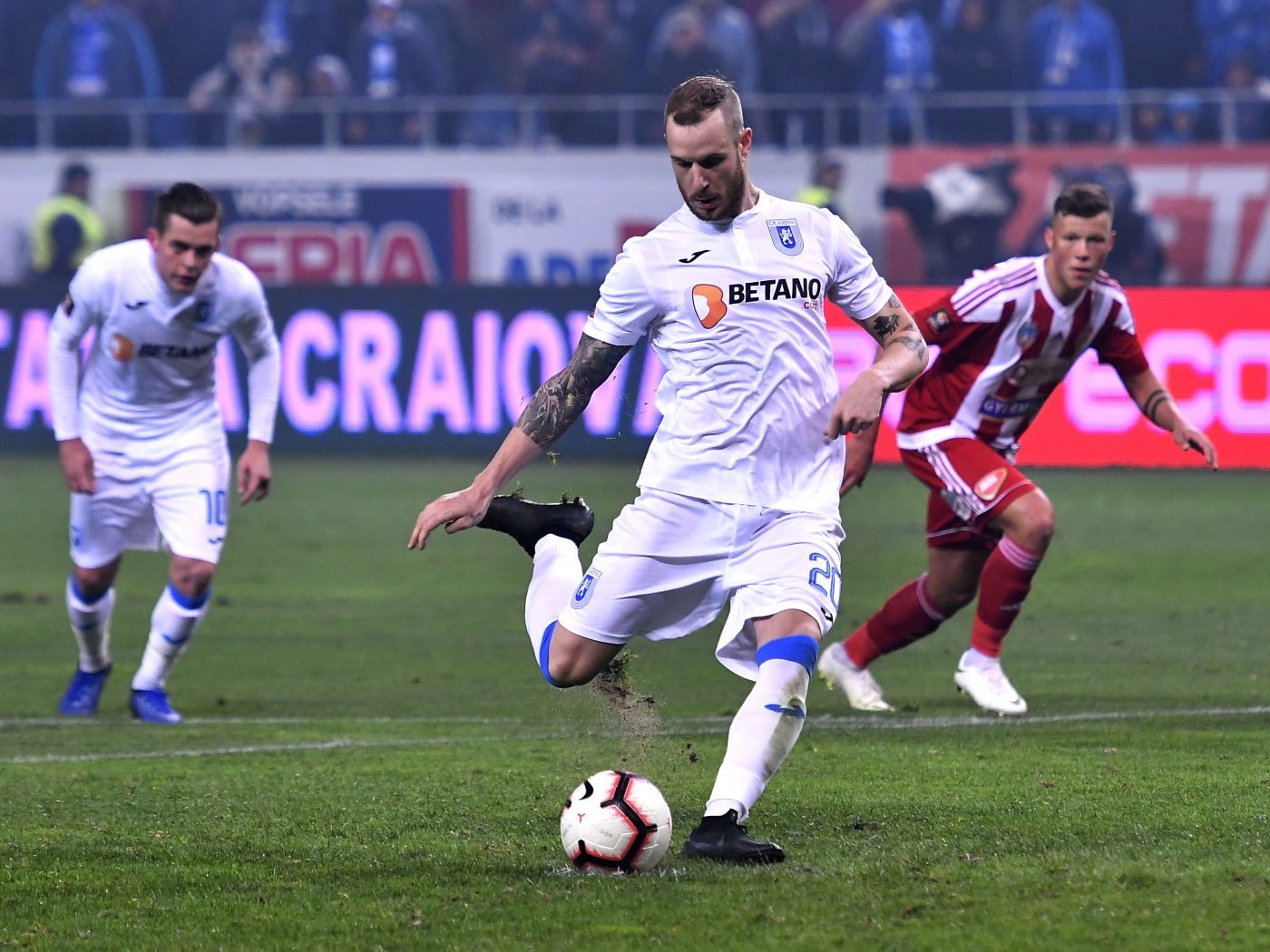 E oficial! Matteo Fedele a semnat cu Universitatea Craiova! Anunțul echipei din Bănie