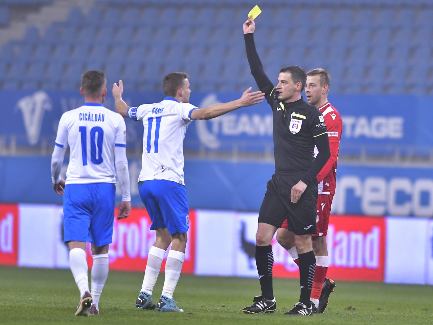 De aici îți faci biletele câștigătoare pe „specialele” din Liga 1 » 8 meciuri, 16 variante de profit în runda 24!