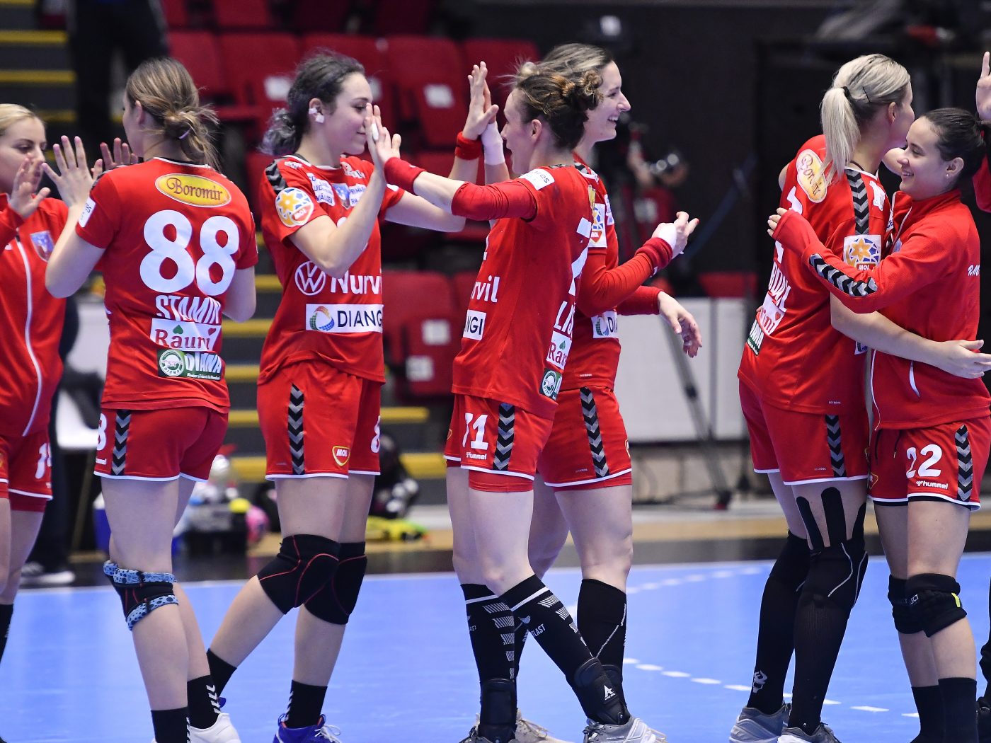 SCM Rm. Vâlcea și-a prezentat echipa pentru sezonul 2021-2022. Diana Ciucă și Jelena Trifunovic nu mai fac parte din lot! Obiectivul clubului pentru Liga Florilor