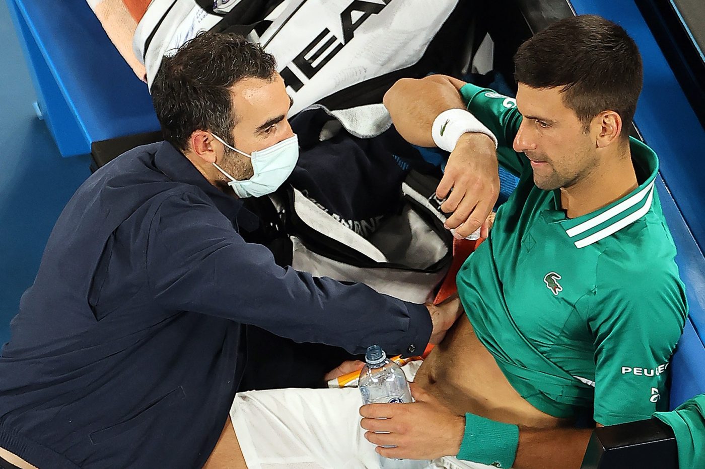 Șoc la Melbourne! Novak Djokovic, la un pas să se retragă de la Australian Open: „Dacă Dumnezeu vrea, voi putea juca!”
