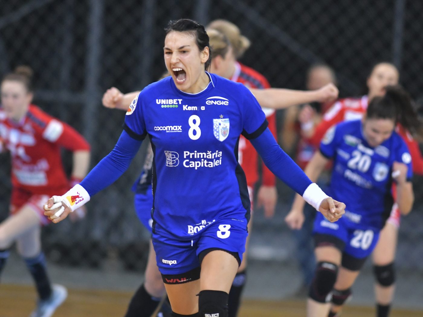 Suporter de lux pentru FCSB! Cristina Neagu, fan înfocat al echipei antrenate de Toni Petrea! Cum a ajutat-o clubul deținut de Gigi Becali