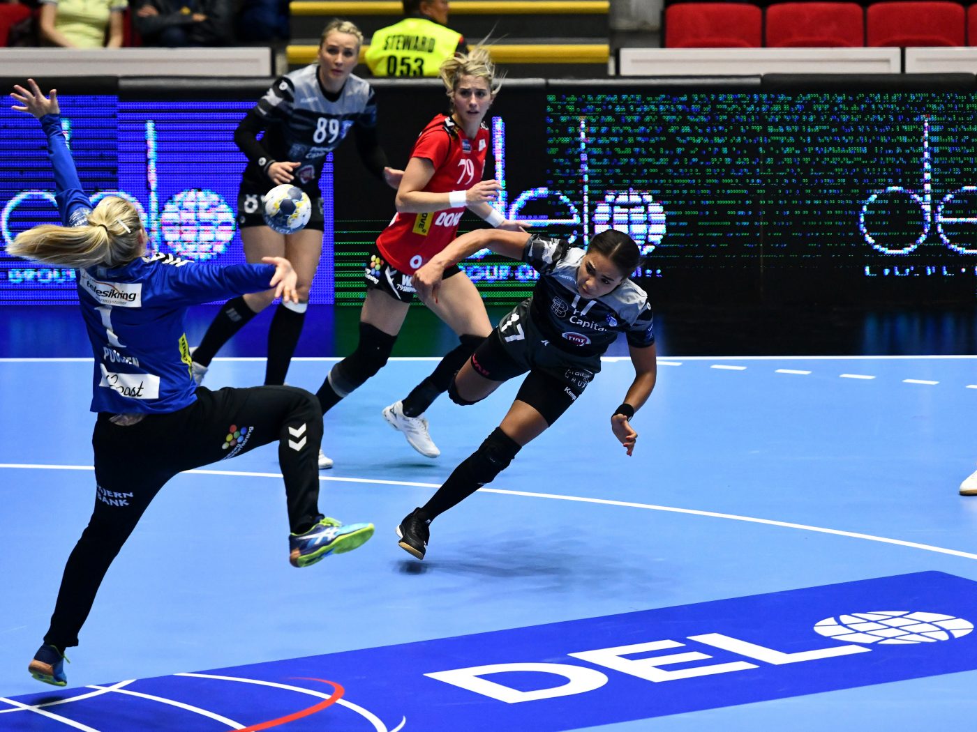 CSM București câștigă două meciuri „la masa verde” în Liga Campionilor! EHF a modificat și sistemul de calificare