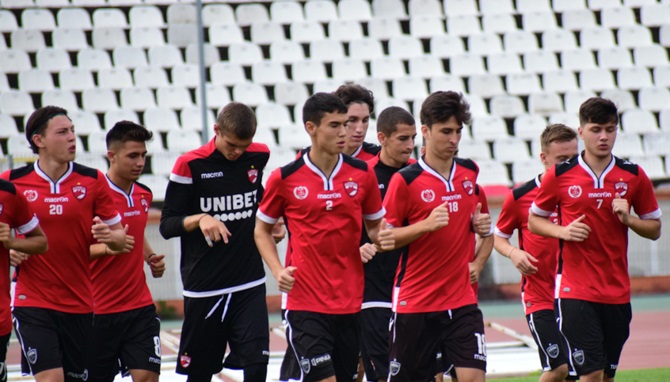 Dinamo a umilit-o pe FCSB în duelul formațiilor „satelit”! Nepotul lui Cătălin Hîldan a fost titular în meciul câștigat cu 8-2 de „câinii din Ștefan cel Mare”