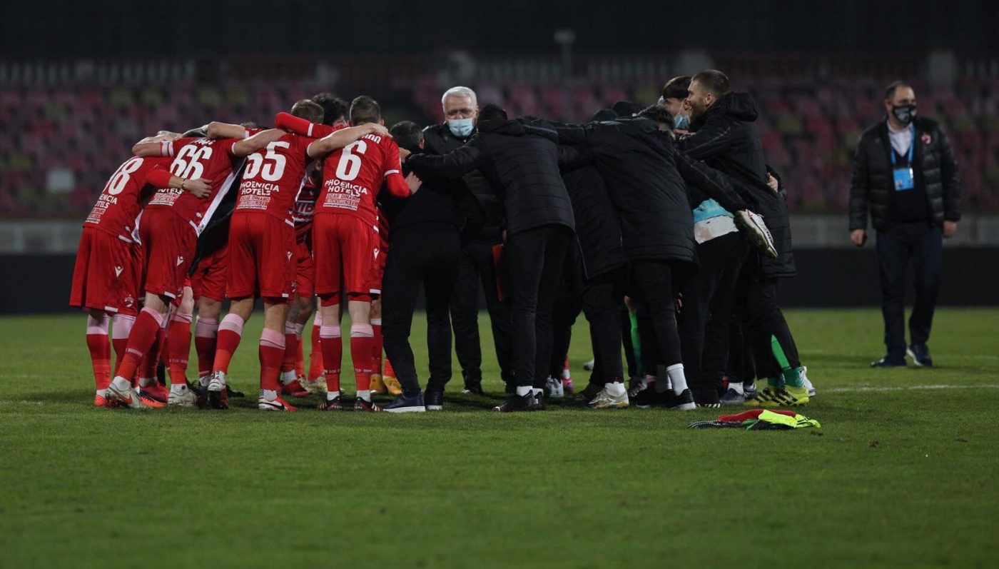 Jerry Gane, fericire pe stomacul gol: „Nu avem nevoie de prime! Astea erau pe vremea lui Borcea” Antrenorul lui Dinamo anunță renașterea și în campionat