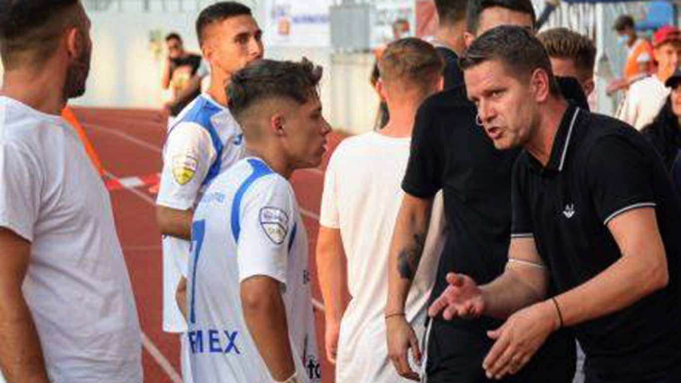 ”Dublă” Viitorul Pandurii – ”U” Cluj! Echipa lui Flavius Stoican va întâlni ”Șepcile roșii” mai întâi în campionat și apoi în sferturile Cupei României. ”Au prima șansă. Doar numele de Universitatea Cluj te obligă să fii în Liga 1”