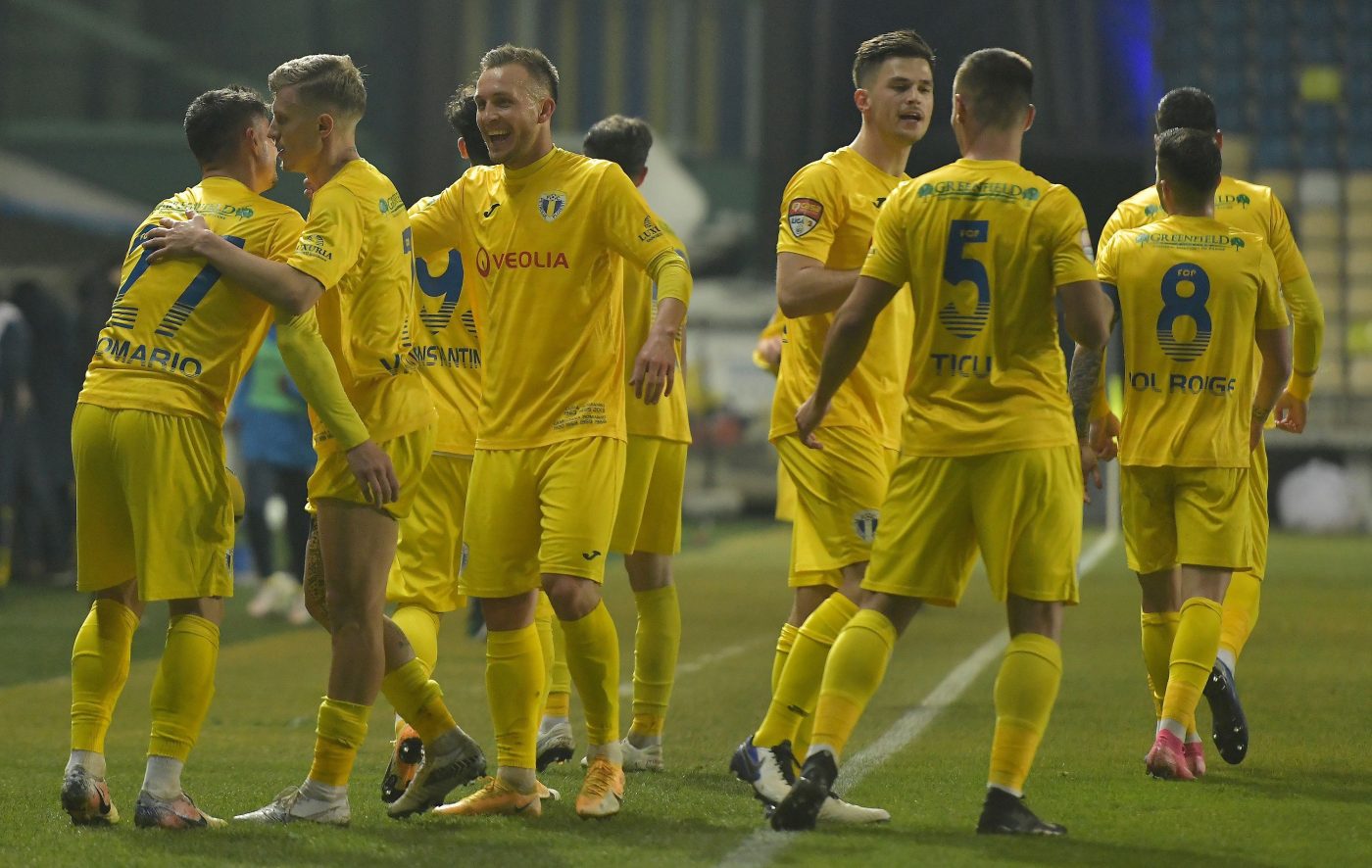Petrolul – Poli Iași 3-0, Live Video Online, în optimile de finală ale Cupei României | Să intre Andrei Cristea! „Lupii galbeni” se distrează cu moldovenii