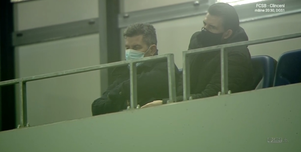 Marinos Ouzounidis, primele imagini în tribunele stadionului „Ion Oblemenco”! Cum a reacționat la fazele Universității Craiova cu Dinamo | FOTO