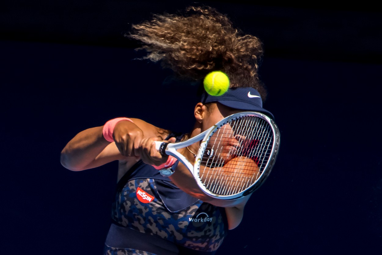Naomi Osaka, prima finalistă de la Australian Open! Victorie clară cu Serena Williams în 76 de minute