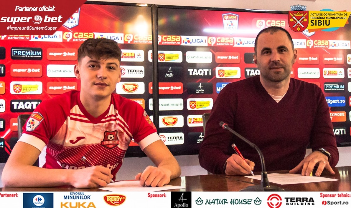 Alexandru Oroian nu a mai ajuns la CFR, ci a semnat cu FC Hermannstadt! „Bine ai venit acasă!” îi transmit sibienii!