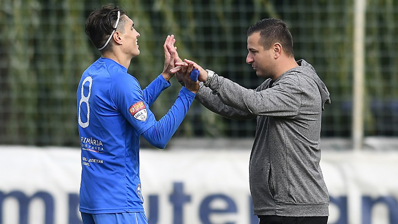 Liga 2: Meci de totul sau nimic pentru „rechini” în Bănie » „U” Craiova 1948 – Farul, se joacă și la pariuri!