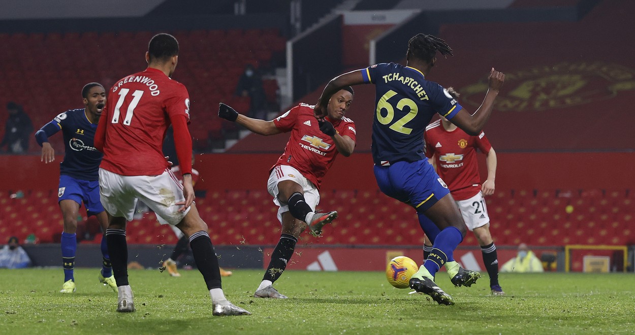 Le-au dat cu terenul în cap! „Diavolii roșii”, victorie istorică în duelul cu Southampton. Manchester United a cîștigat cu 9-0 și a egalat rivala City în fruntea campionatului | VIDEO