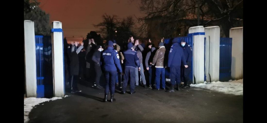 Scandal la Iași! Suporterii au vrut să intre peste jucători în vestiar: „Vă rupem picioarele! Purtători ilegali de ghete”