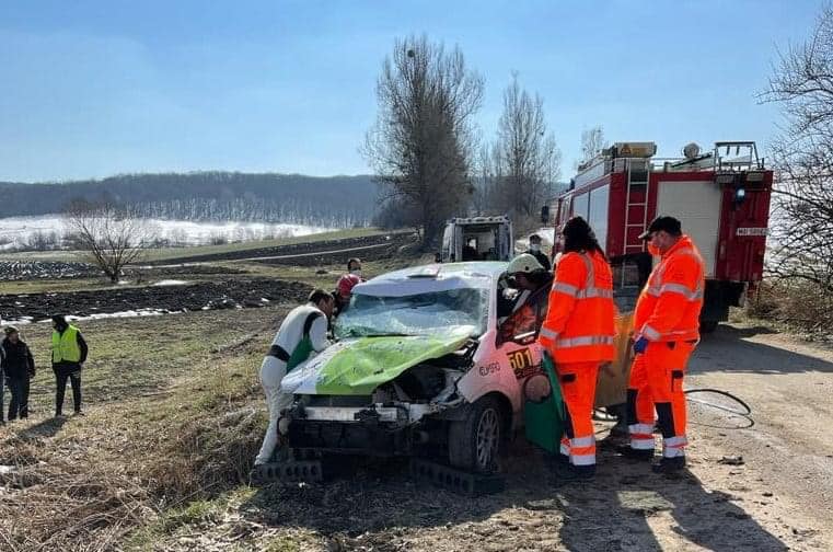 Accident teribil în Raliul Brașovului! În ce stare e copilotul, după ce a ajuns de urgență la spital | FOTO