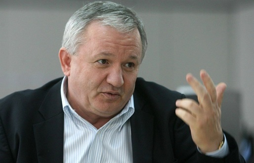 Adrian Porumboiu consideră deplasat gestul lui Octavian Șovre. „Nu la televizor când lumea fierbe! Bine că n-a avut pomelnic la el în loc de cartonaș”