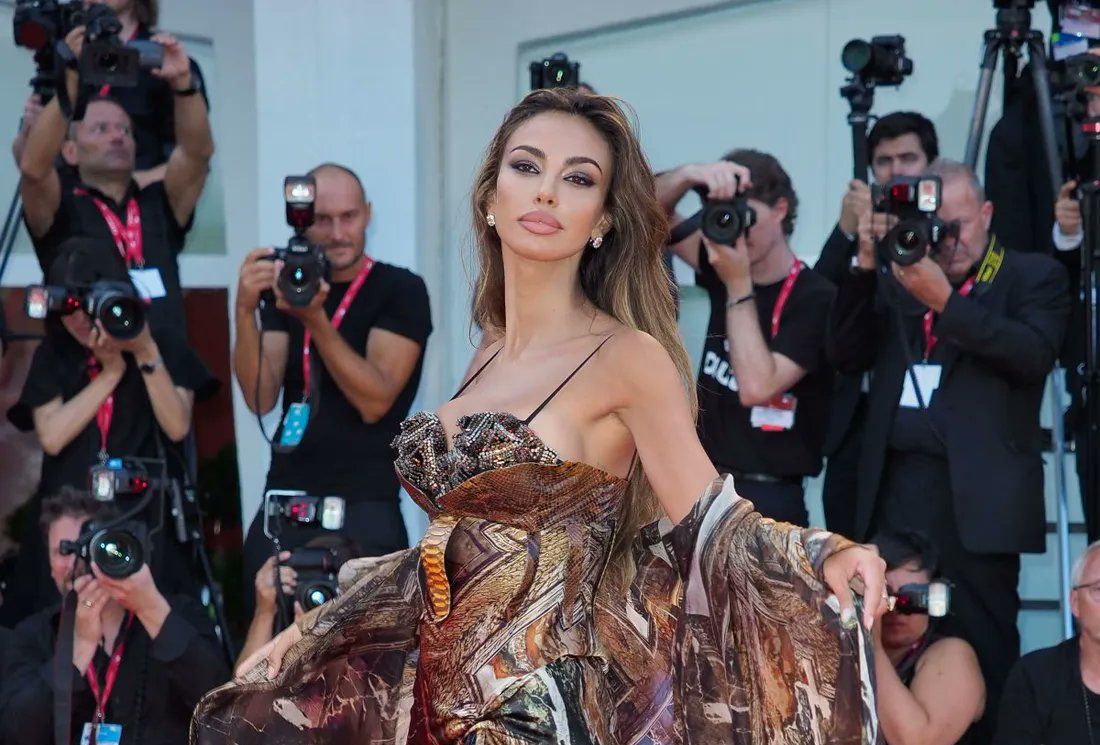 Mădălina Ghenea, cea despre care s-a zvonit că are o relație cu mijlocașul Nicolo Zaniolo, a fost jefuită pe aeroport, în Italia! Detalii șocante despre misteriosul incident și pe cine acuzăromânca: „Încercări de a-mi sabota cariera și imaginea…” | GALERIE FOTO