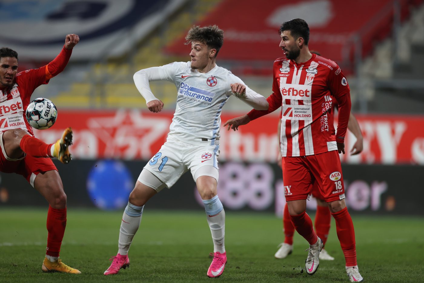Schimbarea de la FCSB care l-a oripilat pe Neluțu Sabău. „Nu-l mai băga! Efectiv îl umilești”. De ce trebuiau înlocuiți Tănase și Coman