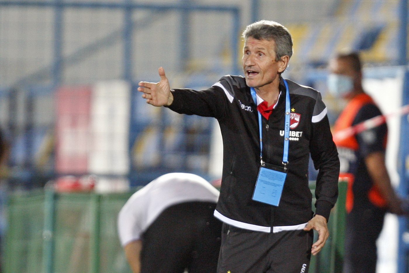 Gigi Mulțescu pune presiune pe jucătorii lui Dinamo: „Un război se câștigă pe toate fronturile! Să nu le tremure picioarele”