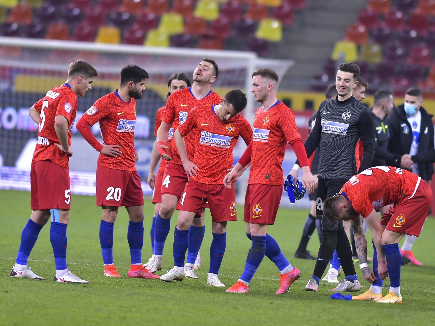 Fotbalistul de la FCSB care riscă să își încheie cariera la doar 25 de ani s-a operat pentru a treia oară consecutiv la genunchi! Anunțul oficial făcut de club despre perioada de recuperare: „Intervenția a fost un succes! Sperăm să revină pe gazon”