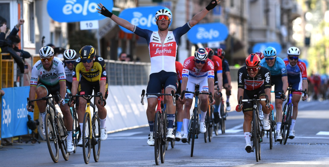 Jasper Stuyven a câștigat azi „clasica” Milano – San Remo, primul Monument al sezonului la ciclism. Cum a arătat Top 10 la final