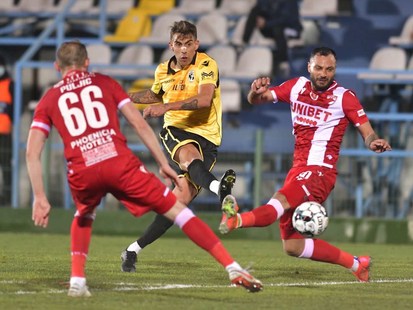 Cornel Dinu, într-o formă de zile mari! Modul inedit în care a analizat meciul Voluntari – Dinamo: „Asemănătoare cu torturile care erau pe vremuri la Rahova!”
