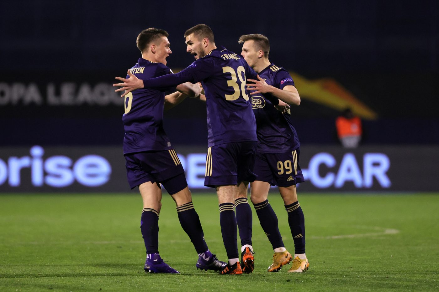 Tottenham, aproape de un dezastru în Europa League! AC Milan – Manchester United este derby-ul serii, Live Video Online