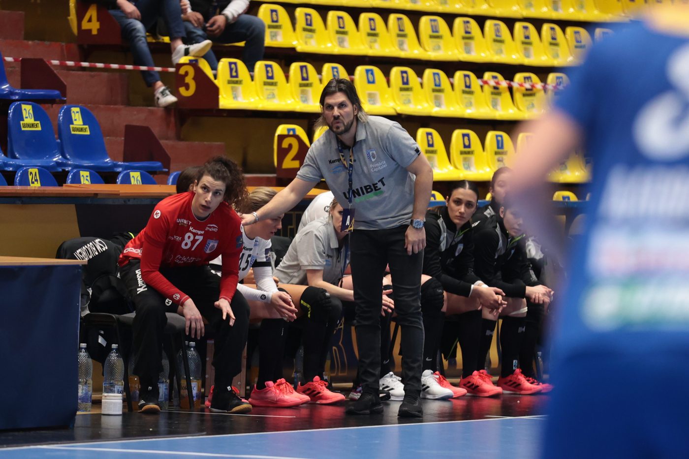 Adrian Vasile: „Cristina Neagu este decisivă de când a început să joace handbal”. CSM București a realizat cea mai mare diferență de scor în meciurile directe cu SCM Rm. Vâlcea din ultimii 3 ani