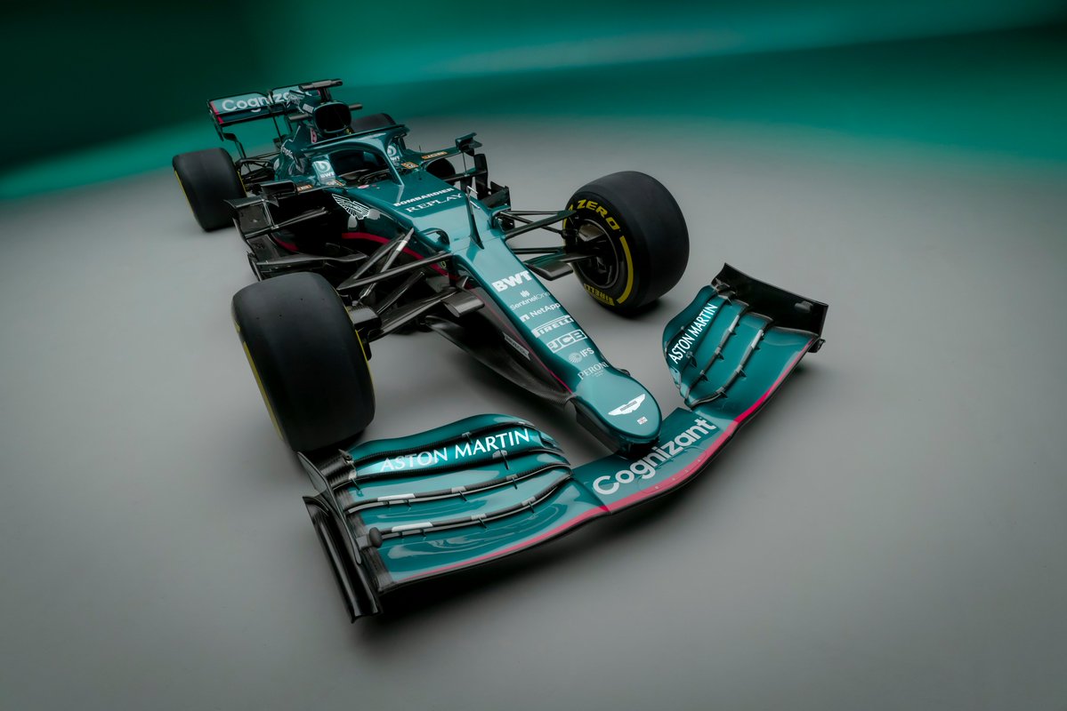 Aston Martin și-a prezentat monopostul din Formula 1. Bolidul va fi total verde, cu o dungă roz