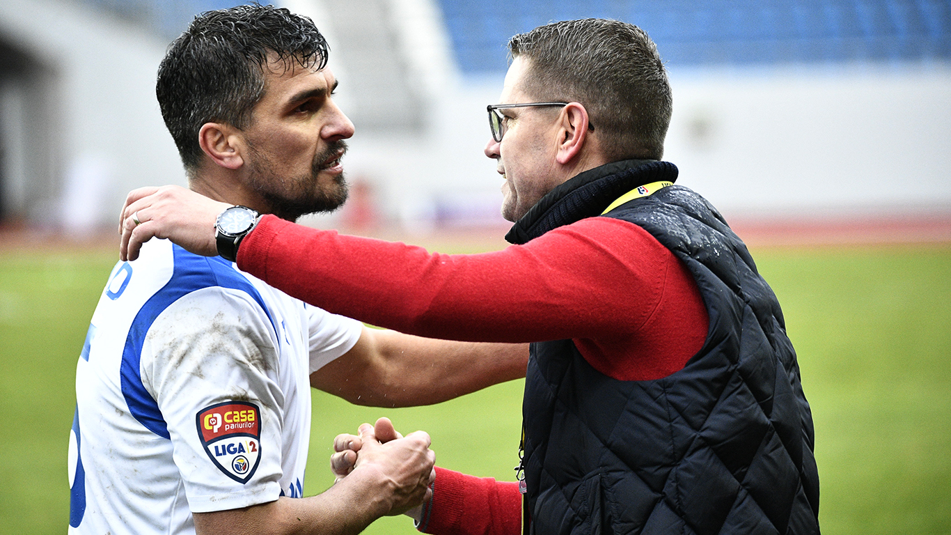 EXCLUSIV | Lovitură pentru Viitorul Pandurii pe ultima sută de metri a luptei pentru play-off! Antrenorul Flavius Stoican și patru jucători au ieșit pozitiv la COVID-19 și sunt în izolare