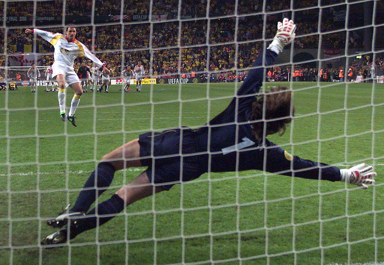 Gică Popescu, amintire îngrozitoare: „Curgea sânge peste tot! Doctorul a făcut o criză de nervi, a zis că pot să mor!” Sacrificiul uriaș făcut înainte de finala Cupei UEFA dintre Arsenal și Galatasaray