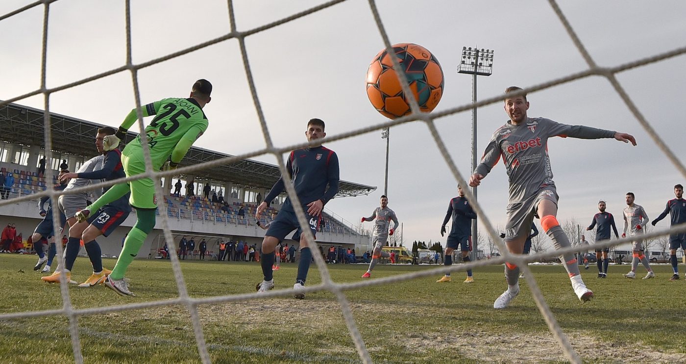 Propunere neașteptată pentru Mirel Rădoi! Un atacant din Liga 1 așteaptă convocarea la echipa națională: „E normal să mă gândesc!”