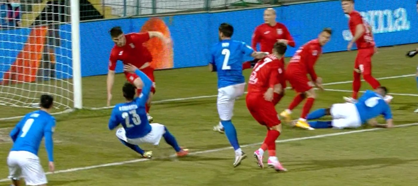 I-a rupt jambiera, dar Horia Mladinovici nu a văzut penalty-ul pentru Craiova! O nouă decizie scandaloasă a arbitrilor | FOTO & VIDEO